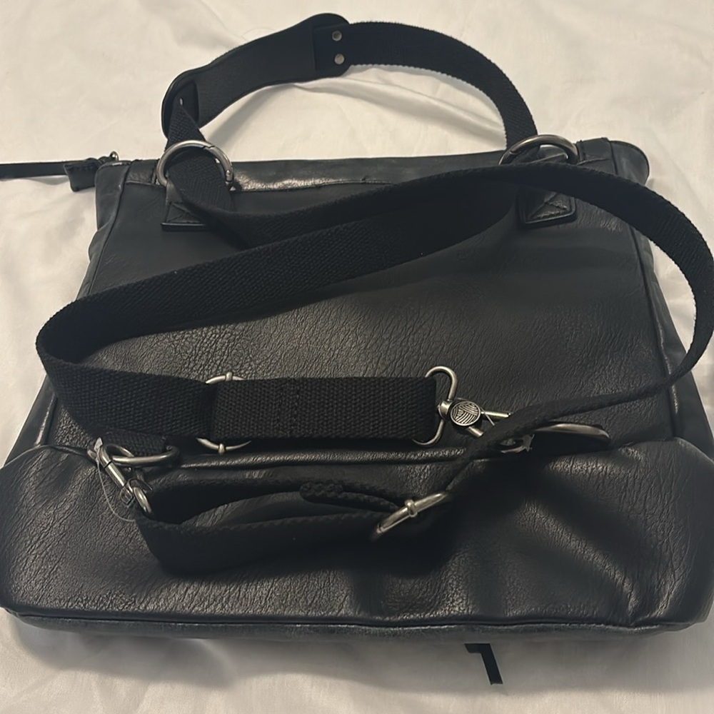 The Sak Black Ventura Convertible distressed leather backpack crossbody NWOT - Picture 2 of 16
